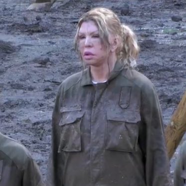 truta_luis's tweet image. ESTE ANO VAI SER O MEU ANO! 

eu na passagem de ano // eu no terceiro dia do ano 

 #1Companhia