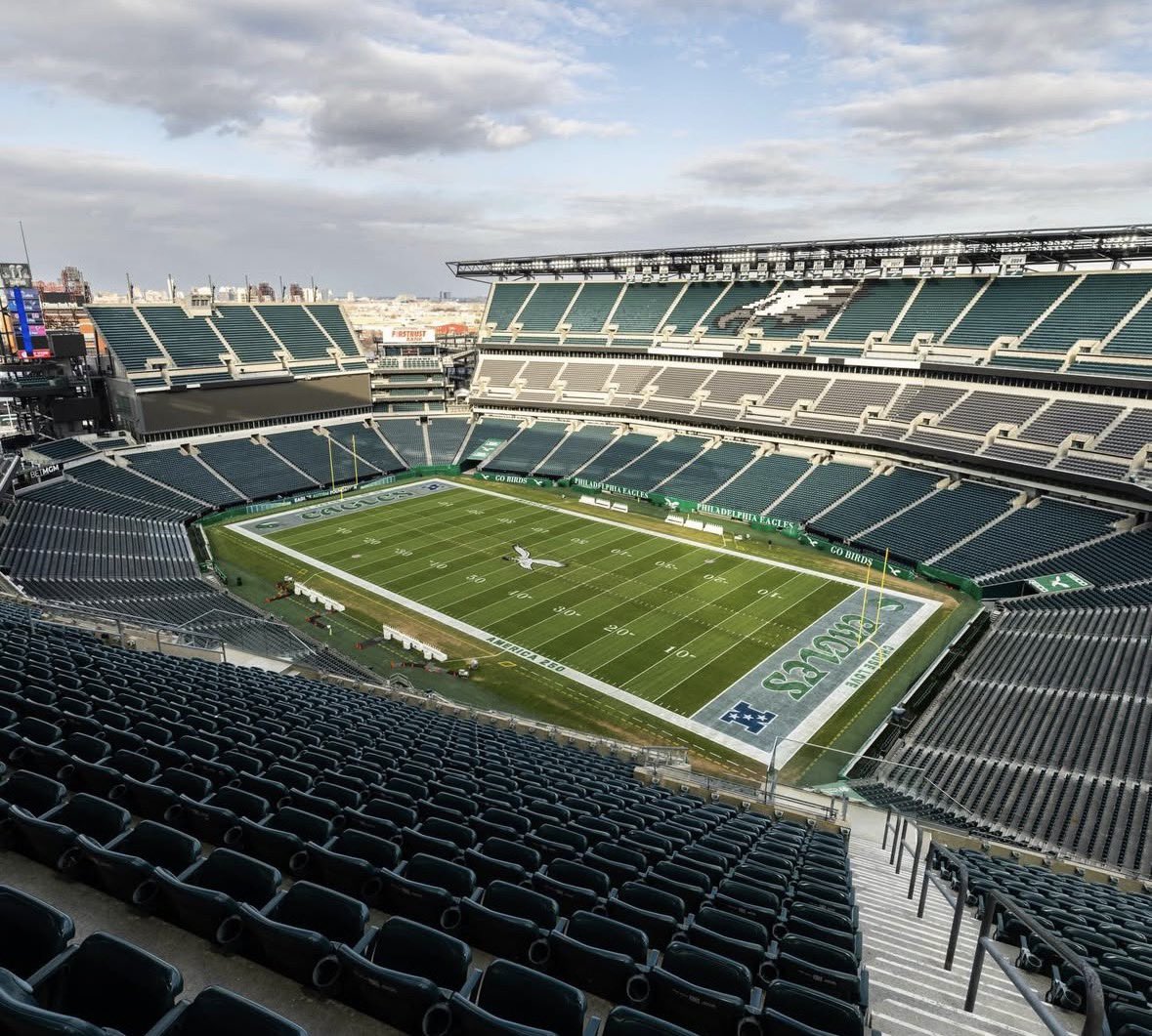 UNISWAG's tweet photo. Throwback field design for the @Eagles 

#uniswag https://t.co/DtTxRuayQL
