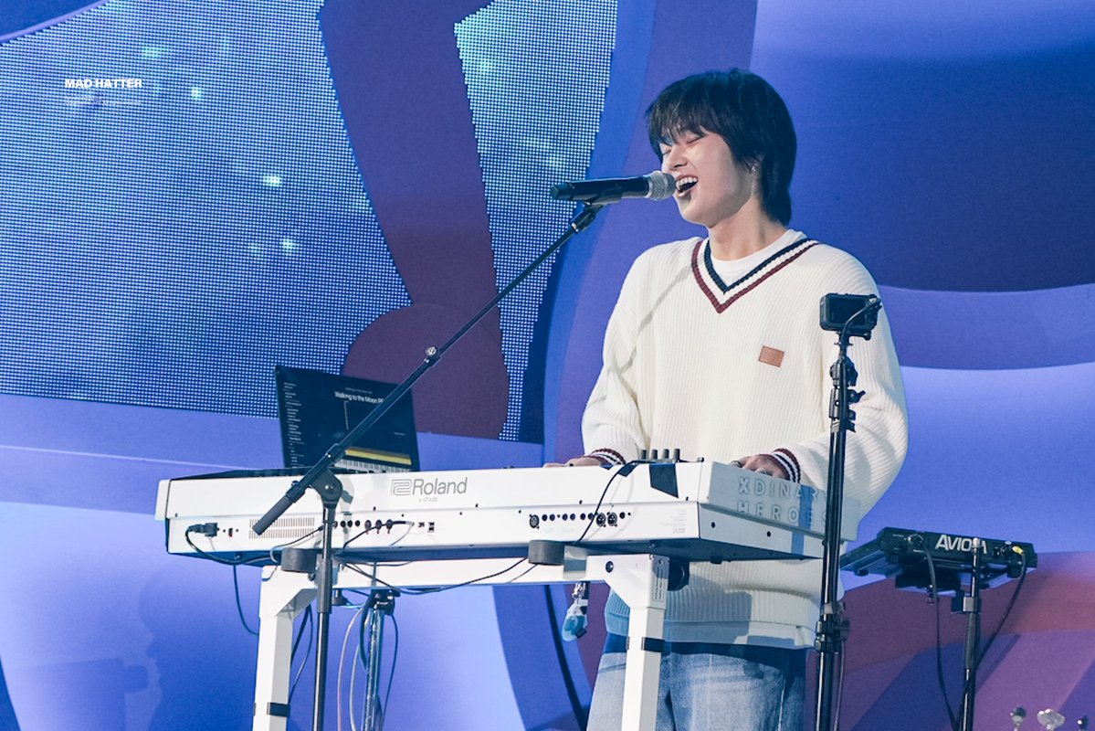 dearlyjungji's tweet image. the smile:                                 the reason: