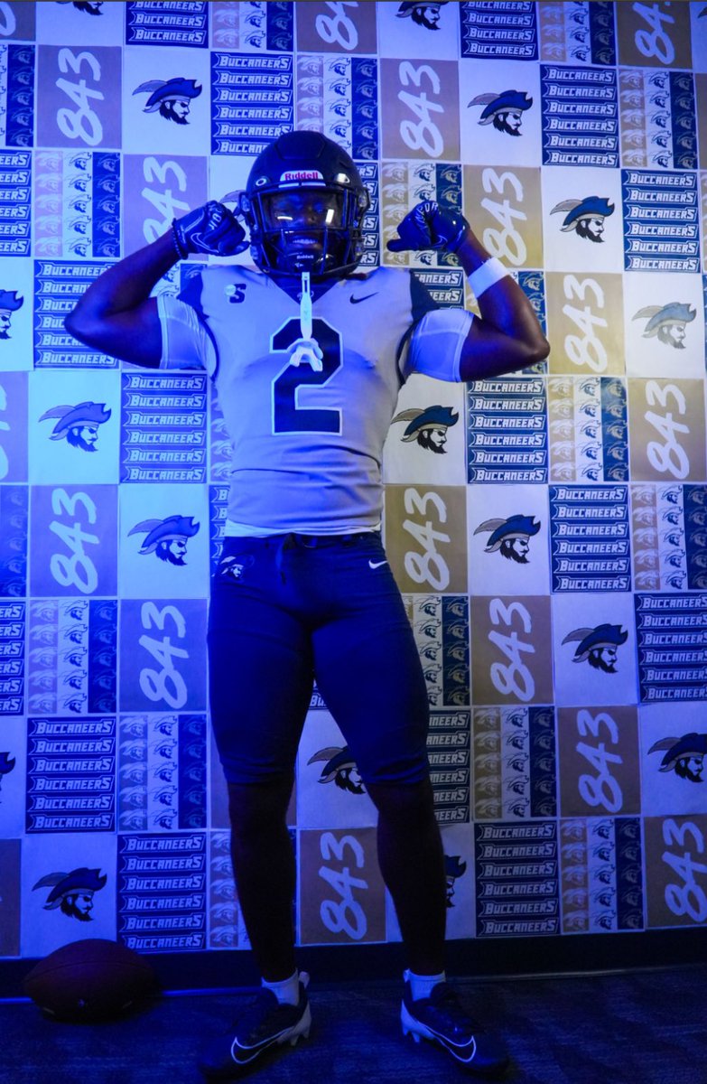 Officially in the transfer portal🙏🏾
6'1 220 Grad RB