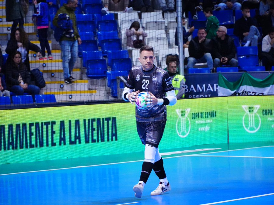 Ultimos 5 minutos del partido. 3️⃣ -2️⃣

De momento <a href="/peniscolafs/">Servigroup Peñíscola FS</a> estará fuera de la final de la #supercopafs

#jimbeepeñiscola