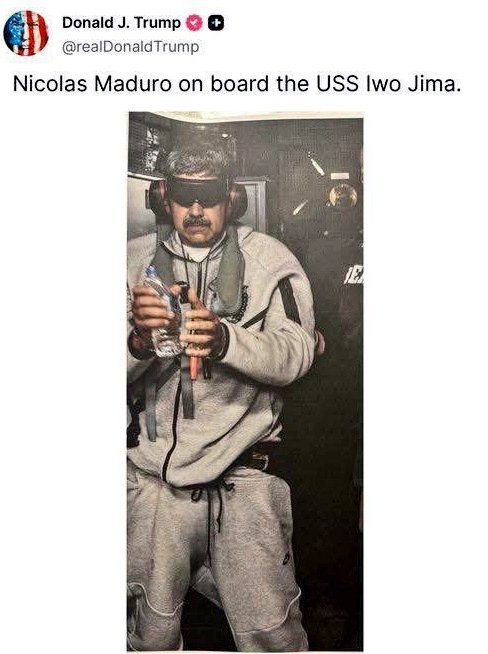 استفاق العالم على صدمة تركته في حالة من الذهول: انتهاك صارخ لسيادة دولة مستقلة، ودهس فجّ لكل القوانين والأعراف الدولية، عبر اختطاف رئيس دولة فنزويلا وزوجته من منزله.
القصة هنا ليست مخدرات، كما يُراد لها أن تُسوَّق، بل قصة نفط، ونفوذ، وهيمنة. وحتى لو افترضنا - جدلًا - صحة مزاعم