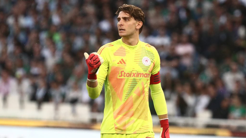 Σαν να είσαι λίγο πεσμένος φέτος εσύ.
#OlympiacosFC