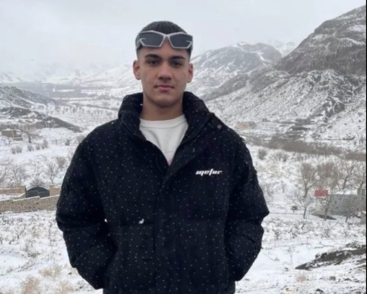 #هومن_بلاش‌آبادی ۱۷ ساله و اهل #سبزوار در ۱۰دی ۱۴۰۴ در جریان اعتراضات بازداشت شده و از ان بی‌خبریم

صدایش باشید🙏