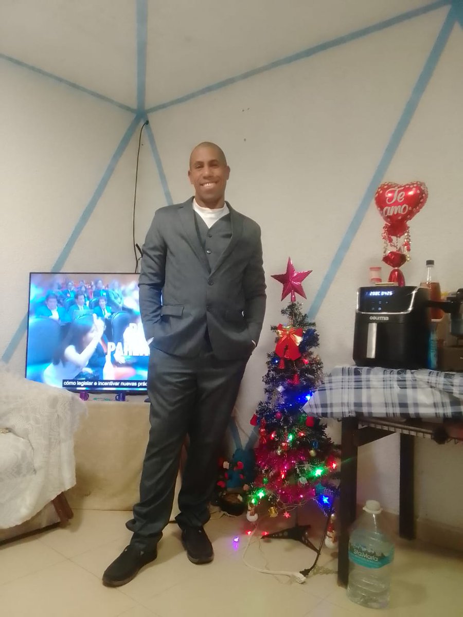 DarrelSpace's tweet photo. @_stainless0_ What did my father with my romantic ways? https://t.co/bwAyRjBbWn