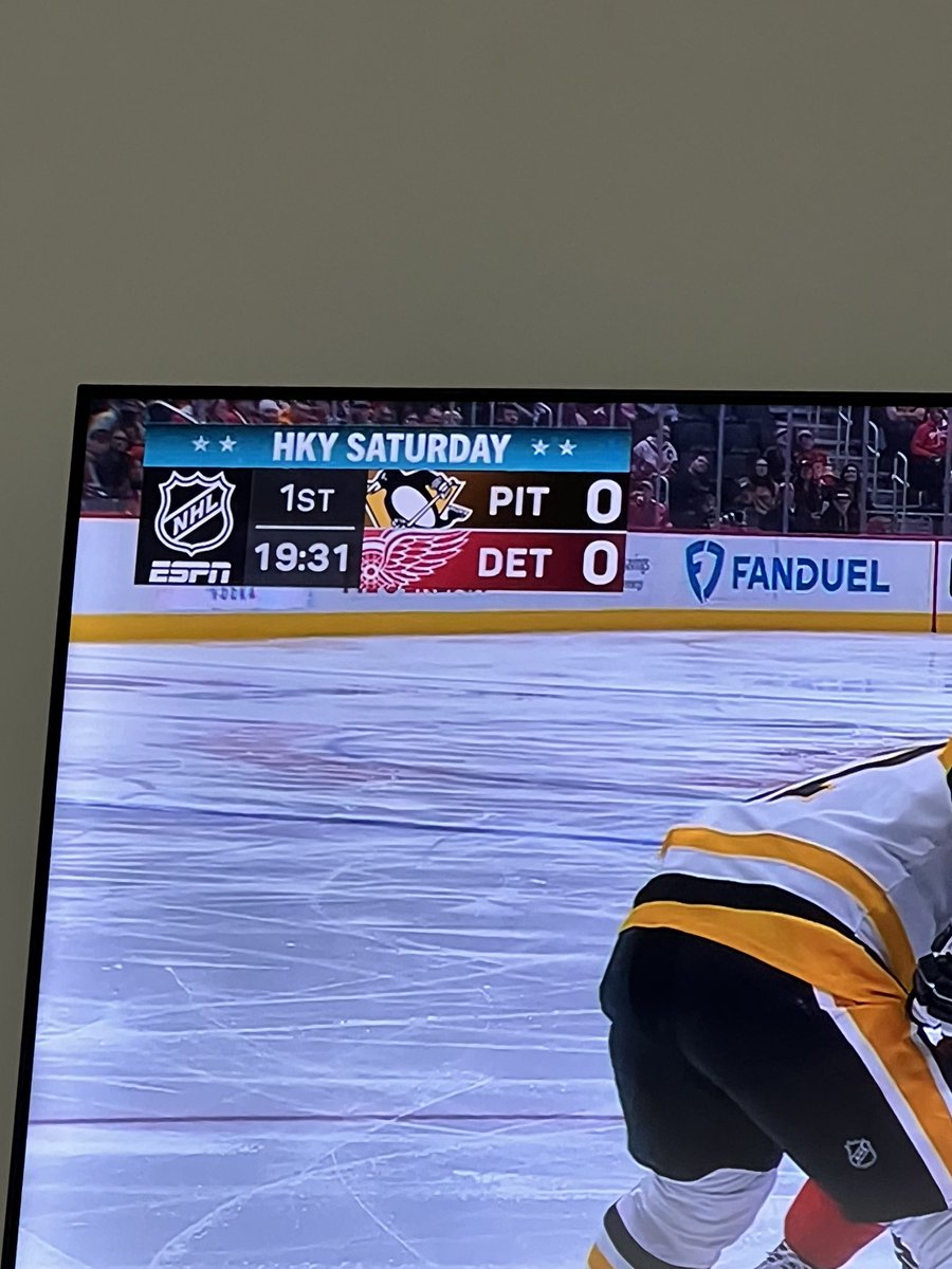 I’m new to watching hockey, but I’m a veteran score bug analyst (unpaid)

is HKY really an effective shortcut for spelling HOCKEY? I feel like those 2 little stars are score bug throw pillows, absolutely worthless 😂