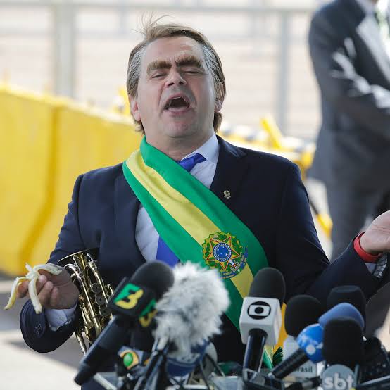 vinicios_betiol's tweet image. O Carioca do Pânico está pedindo pro Donald Trump atacar o Brasil também, além da Venezuela. Isto aqui é o que a direita brasileira pensa. Na época das eleições, vestem o verde e o amarelo pra conseguirem votos, mas na verdade são vira-latas, que odeiam o próprio país.