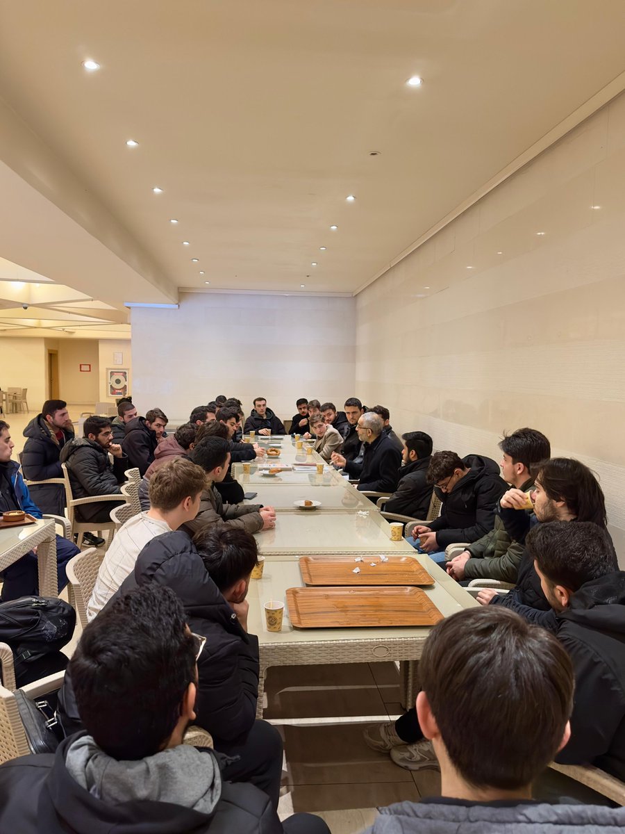 📌 Konu: Zor Zamanlarda Müslümanca Duruş. 

Birinci Öğretim ve İkinci Öğretim Komisyonlarımız, Muhammed Hüsnü Çiftçi hocamızın katılımıyla fakülte buluşmalarını gerçekleştirdiler.