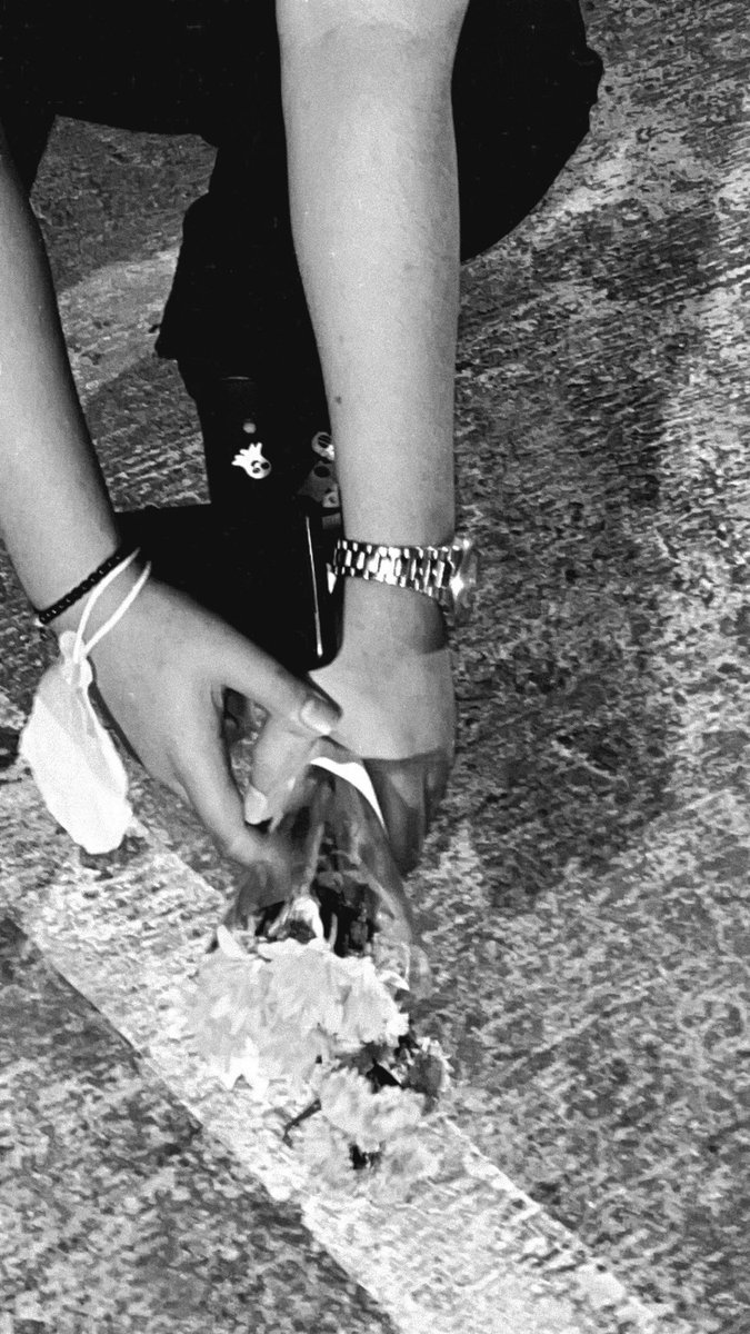 bubblesvsr's tweet image. I’m tired of being the person who tries so hard only to end up with a broken heart. It makes me wonder if I am the glitch in the system of love💔🥀