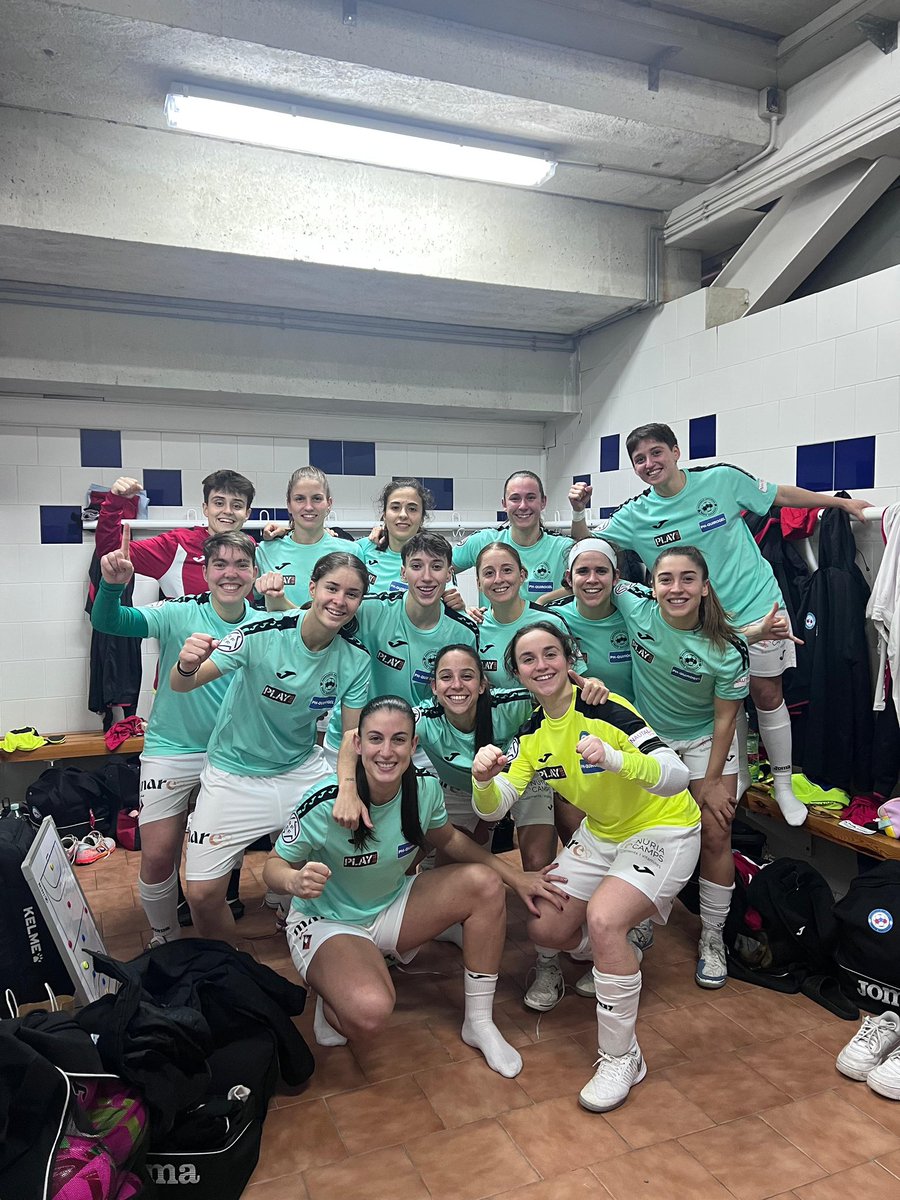 Primero del año.
Remontamos un 2-0 para llevarnos un punto de Alcantarilla en los últimos minutos.
Qué ilusión por ellas!
Reconocimiento al trabajo de hoy y a los sacrificios de las últimas semanas.
🙌🏻🤍❤️
#PenyaEsplugues #1aDivisiónIberdrola #Futsalfem <a href="/FutSalRFEF/">Futsal RFEF</a>