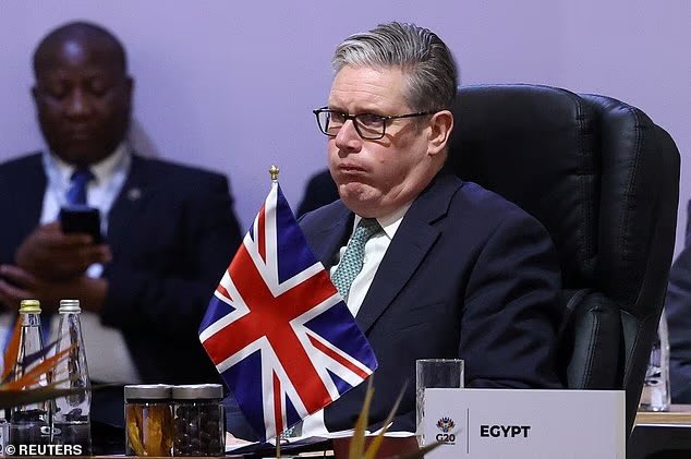 ArchRose90's tweet image. Hi @realDonaldTrump 

Since you’re going after deeply unpopular socialist leaders who betray their citizens…