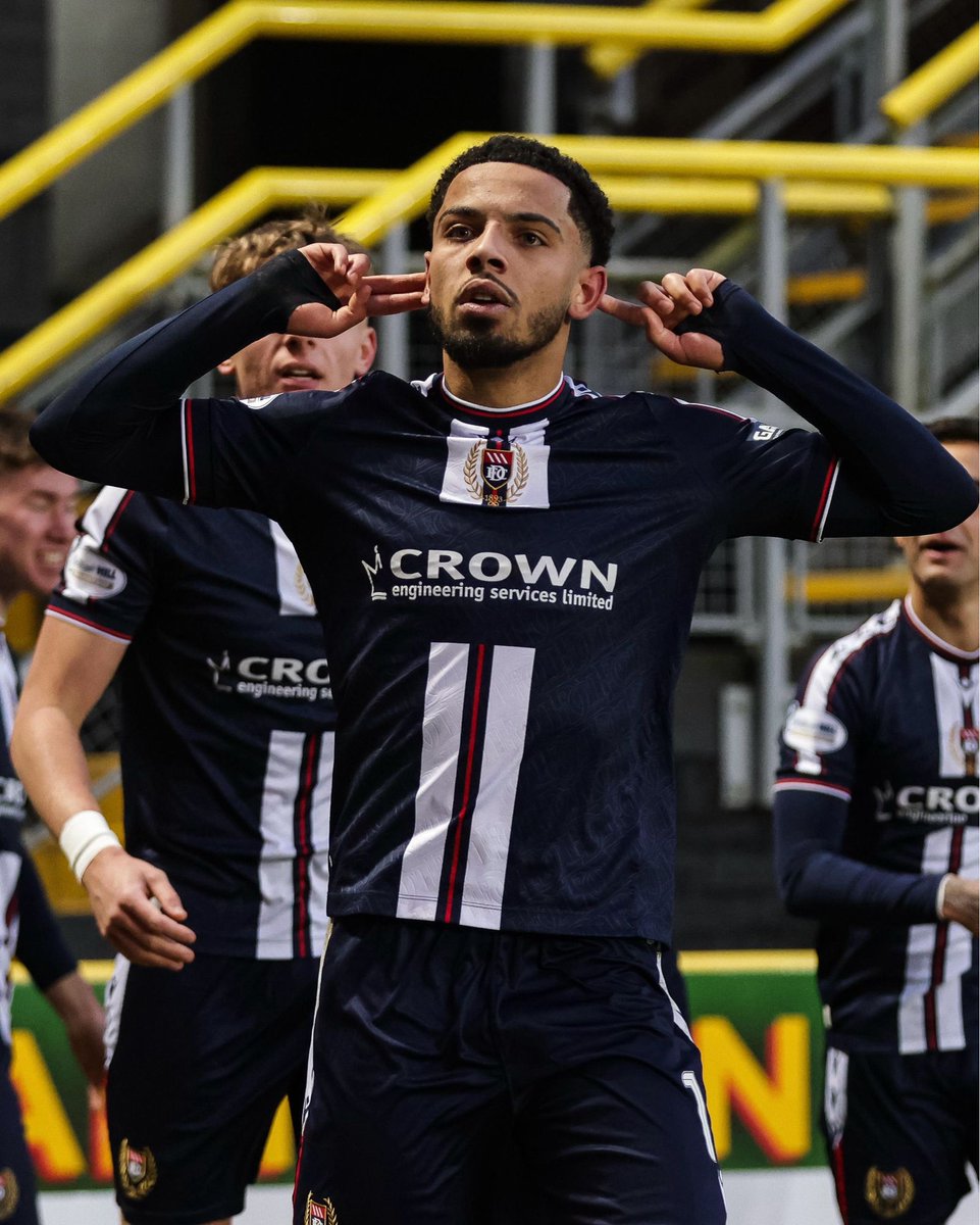 Ash Hay wins us the Dundee Derby at Tannadice. Aura.