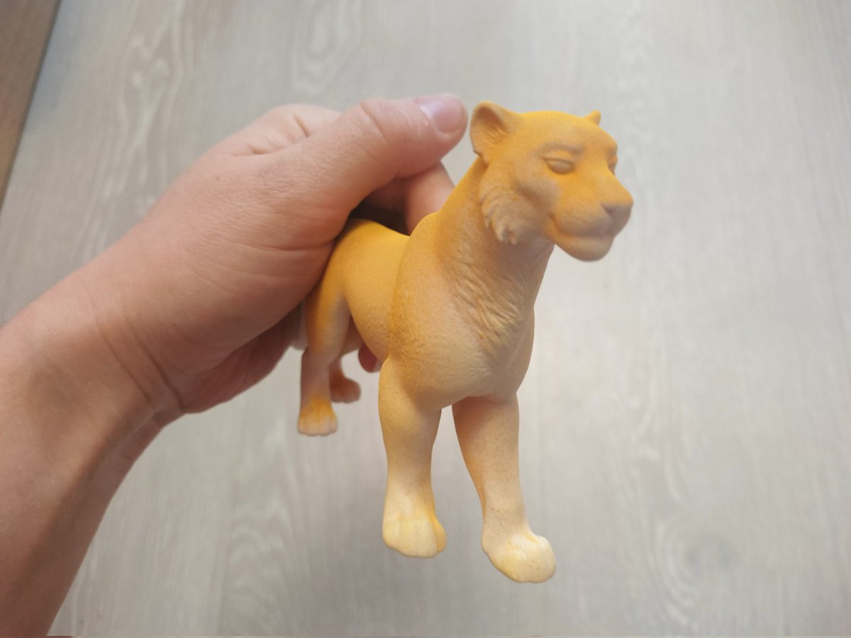 Omega_Lioness's tweet photo. Work in progress. 
Painting the figure.
#furry #feline #feral #model #figure #toy #sculpture #craft #3dprinting #3dprint #print #3d #cg #fun https://t.co/OAs5RQiTwI
