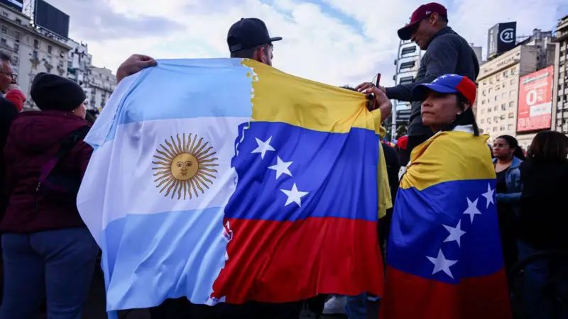 🇦🇷🇻🇪 | URGENTE — Argentina anuncia restricciones migratorias y la PROHIBICIÓN TOTAL de entrada al país a cualquier miembro del régimen venezolano.

“La República Argentina ha adoptado nuevas restricciones migratorias en virtud de la captura del dictador Nicolás Maduro.

La