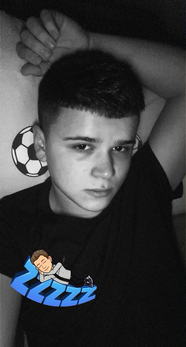 oğlum Aliyi 19 yaşında hayatının en güzel çağında elimden aldılar. Yaşadığı tartısmanın ardından konusma bahanesiyle katleden üç kişiye indirimler uygulanarak sadece 15 yıl verildi. Oğlumun dosyası yargıtayda ben her güne oğlumun yokluğuyla uyanıyorum ve artık sadece adalet