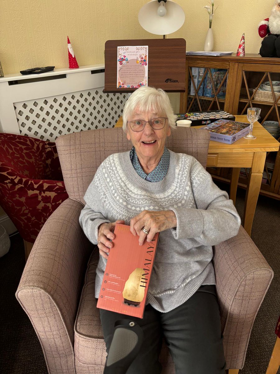mhretirement's tweet photo. Our Middleton Grove residents enjoyed a lovely Christmas celebration, opening their presents and coming together for a festive Christmas lunch 🎄🎁 https://t.co/39oz8gdJkU