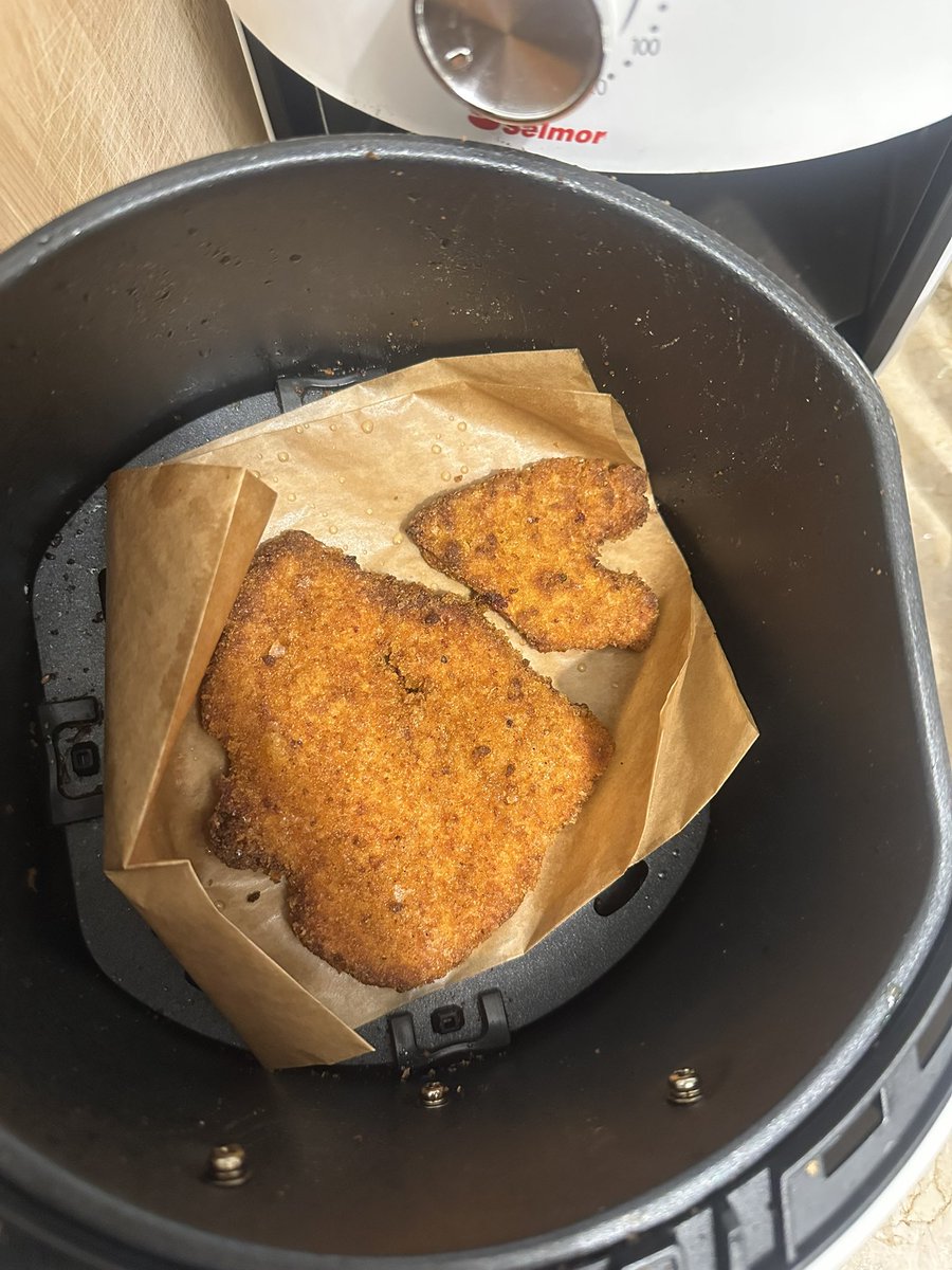 הוא הולך להציע לי או ״שבטעות״ יצא לו שניצל בצורת לב