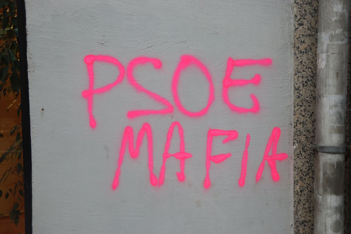 La televisión pública, <a href="/rtve/">RTVE</a> , es la única televisión de este país que sigue dando la turra a los ciudadanos con la detención de Maduro mientras el resto sigue con su programación habitual.

Han caído en una espiral de constantes desaciertos y no hay manera de que se den cuenta