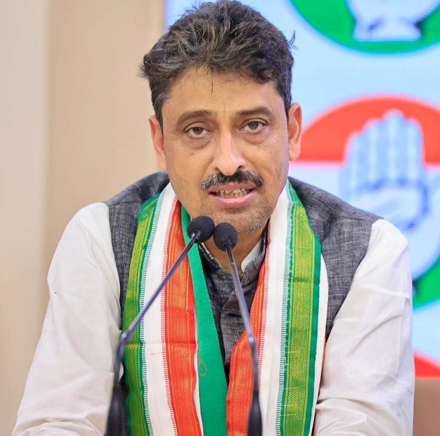 कांग्रेस द्वारा मुझे असम राज्य की स्क्रीनिंग कमेटी का सदस्य नियुक्त पर मैं हृदय से आभार व्यक्त करता हूँ। मा मल्लिकार्जुन खड़गे जी, राहुल गांधी जी, प्रियंका गांधी वाड्रा जी एवं के. सी. वेणुगोपाल जी का हार्दिक धन्यवाद।

जय कांग्रेस, जय हिंद।
