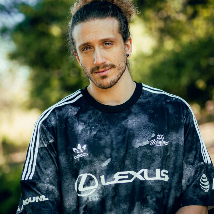 JakeSucky's tweet image. After 4 years, NiceWigg has officially left 100 Thieves