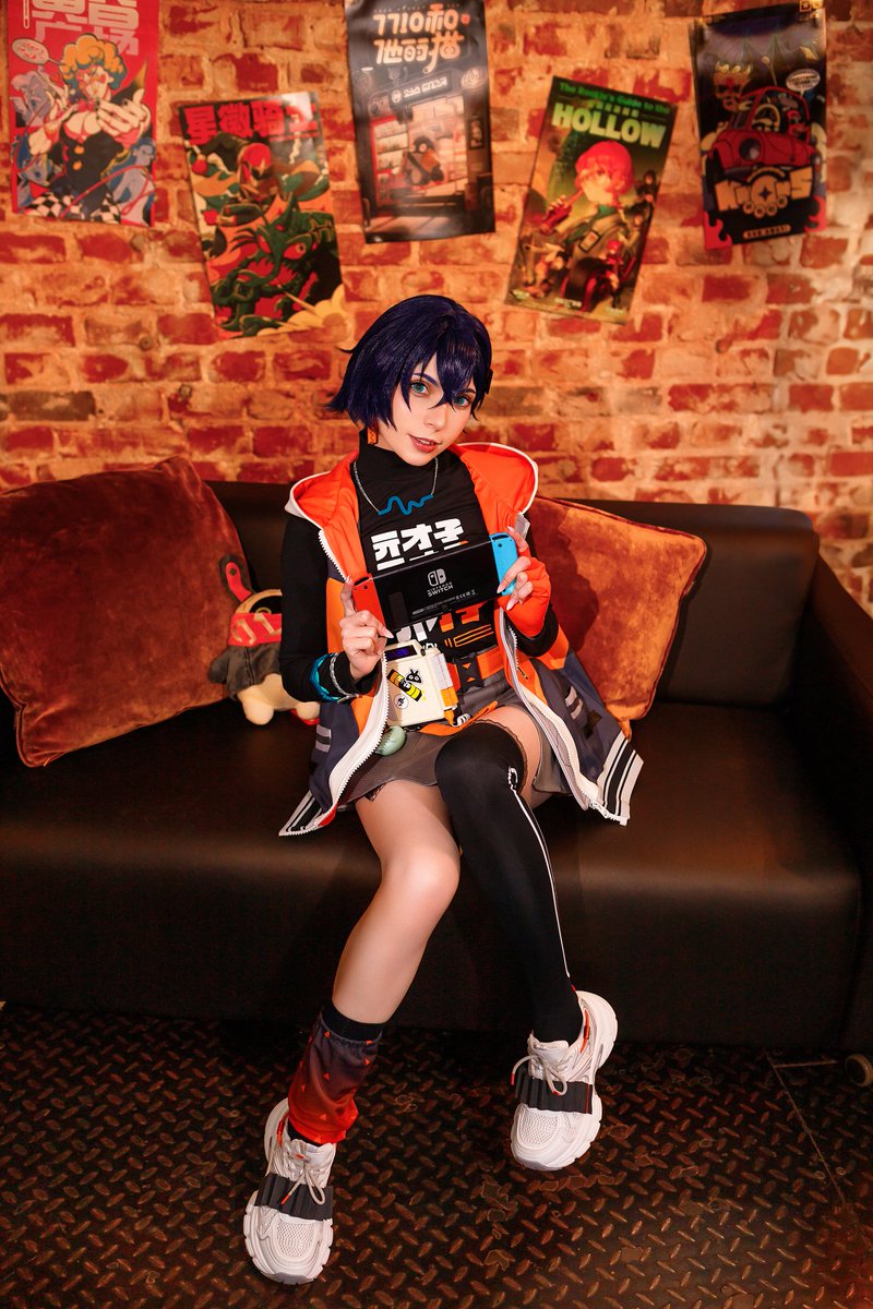 Let’s chill and game all day today? 🎮