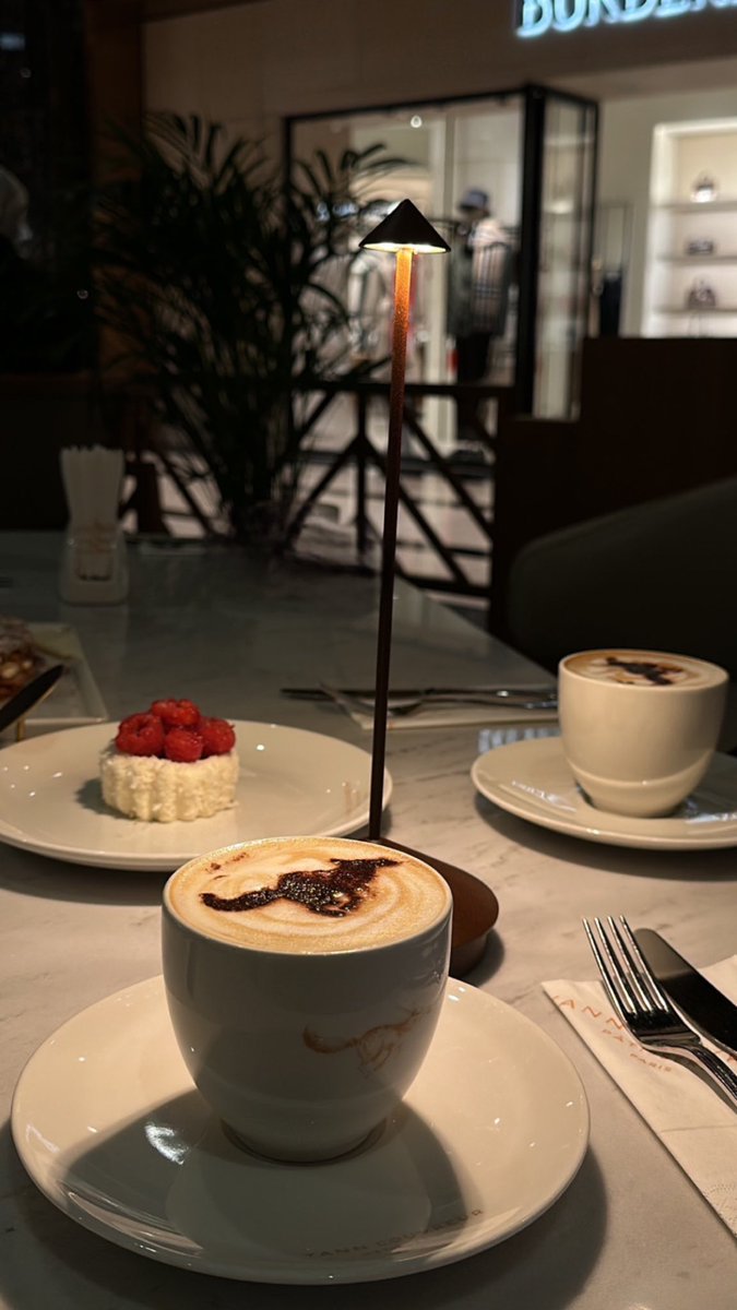 Te98___'s tweet image. كل الدروب الي اجيها تنبت ورد
وكل الوجيه الي اقابلها محظوظه