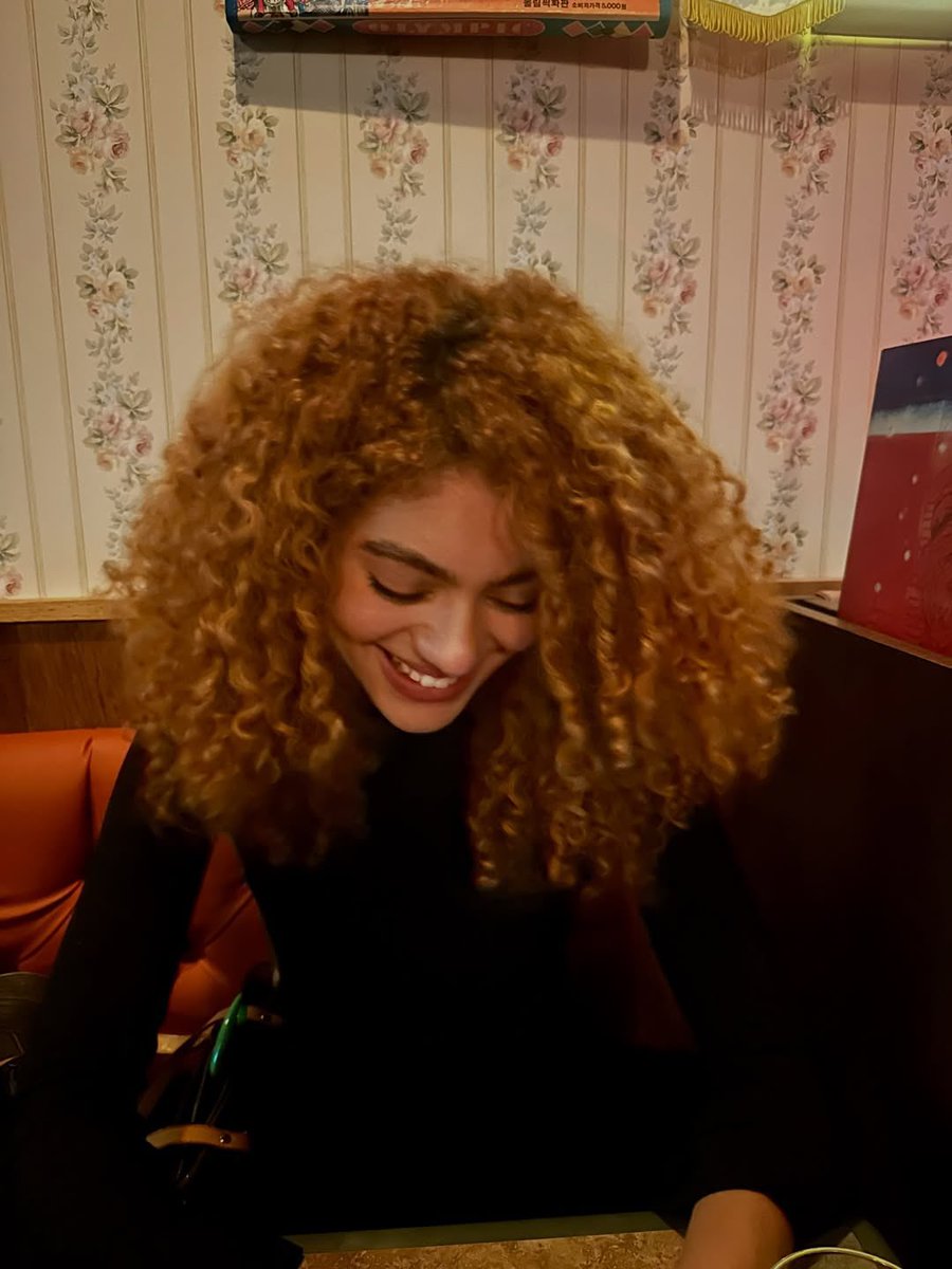 тут она еще не знает, что ни один народный метод не поможет ей с трёхдневным похмельем.