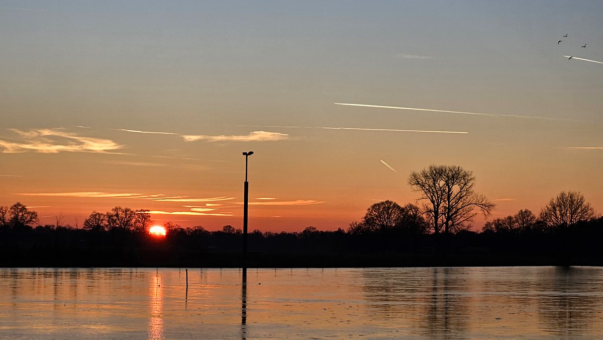 Marc Putto weerkundig strateeg / mediameteoroloog tweet media