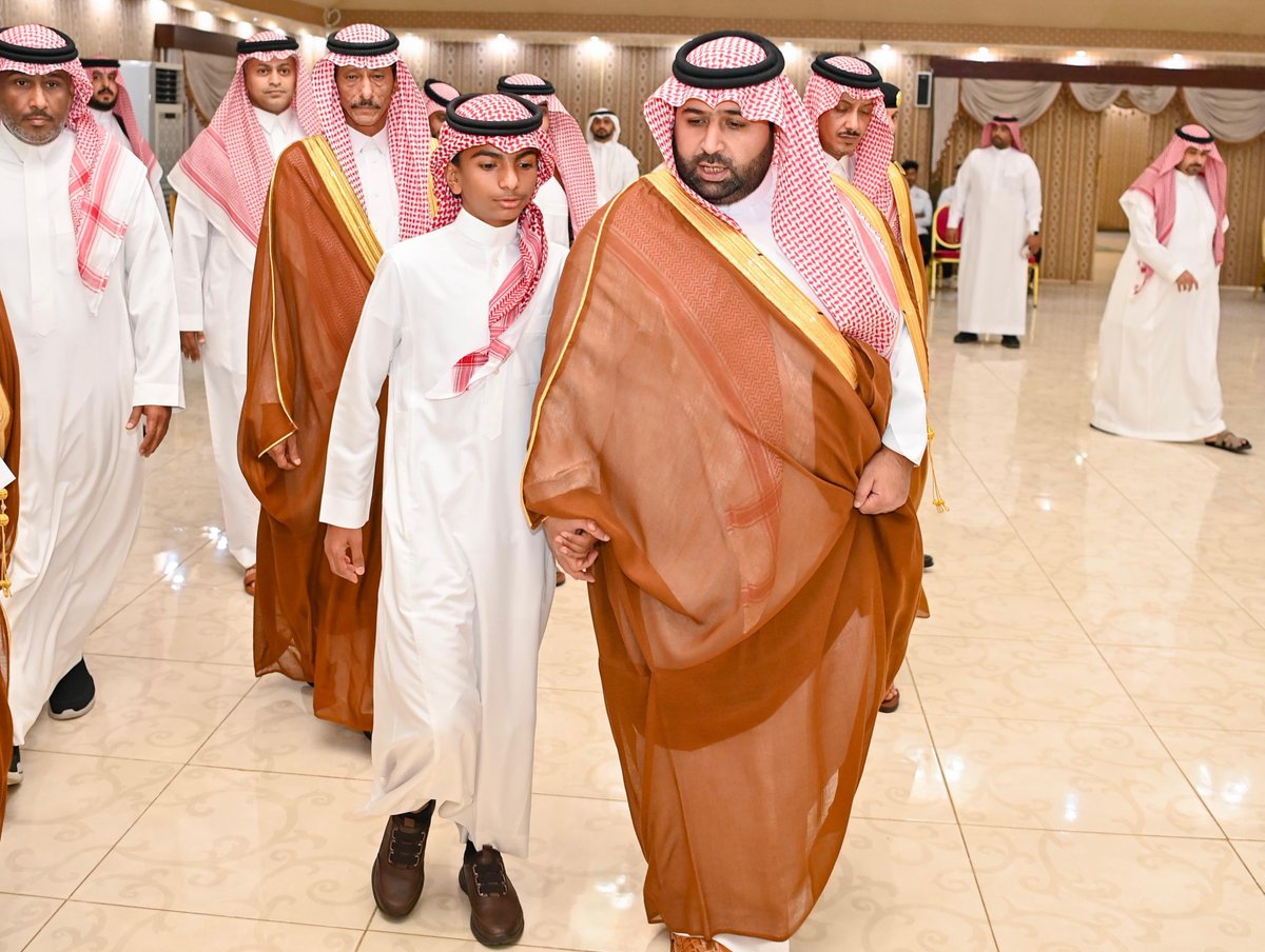 سمو أمير منطقة جازان
#محمد_بن_عبدالعزيز
يعزي أسرة فقيهي" في وفاة ابنهم عميد القبول والتسجيل بجامعة جازان د. أحمد فقيهي - رحمه الله -.