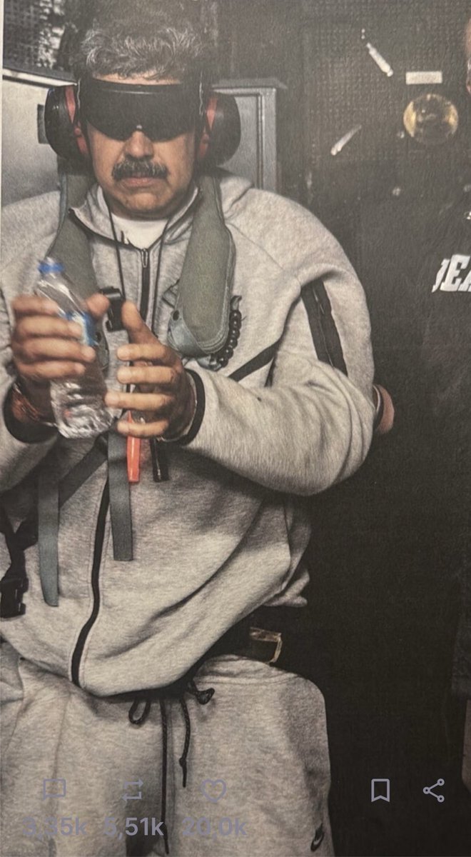 MarcoSoeiro3's tweet image. O Mirian Leitoa daqui a pouco seu chefe também estará assim....podem reparar na foto que ele está....cagado e mijado...😂😂😂😂