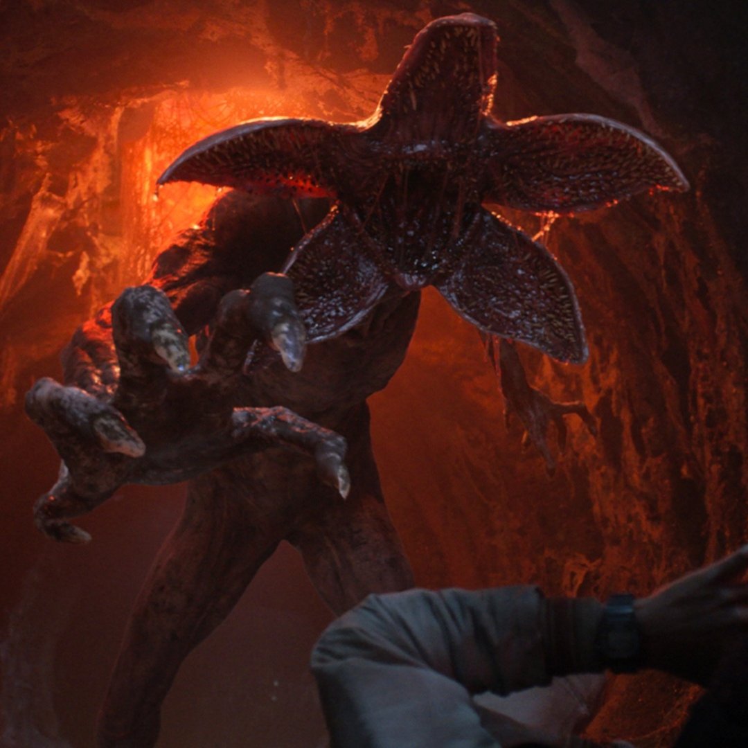 dailypop__'s tweet image. Les frères Duffer expliquent qu'il n’y avait pas de Démogorgons dans le final de #StrangerThings car Vecna ne s’attendait pas à cette attaque surprise sur son territoire :

« Jamais au grand jamais il n’aurait pu imaginer ça. Ils sont quelque part. »
