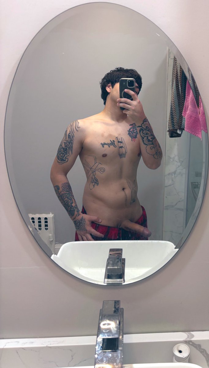 Elpapirican23's tweet photo. New pictures and videos coming up soon!! https://t.co/DpHXCb1c8F
