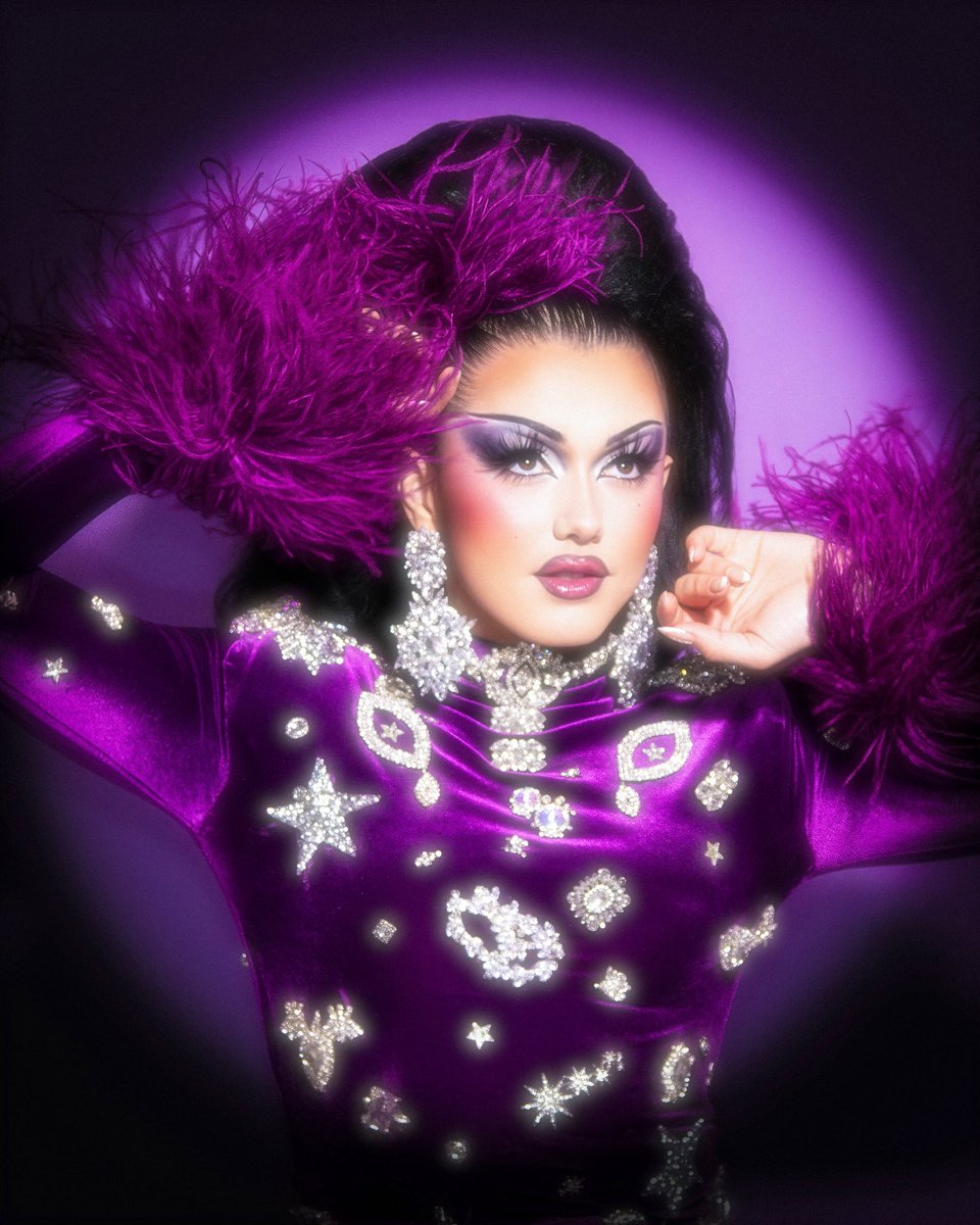 myki_meeks's tweet image. Hi! I’m Myki! But you? You can call me…. Myki! Entrance look for RuPaul’s Drag Race Season 18 💜