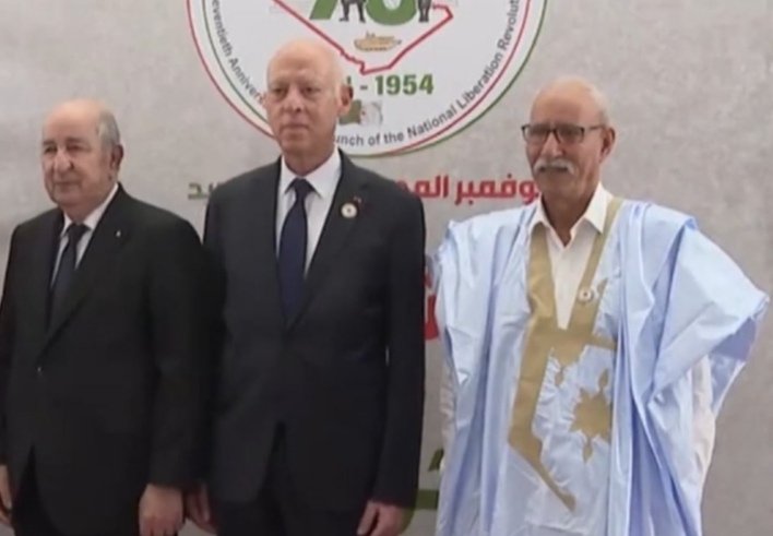 Opti4445's tweet image. نصيحتي لقيس سعيد إبتعدوا عن هؤلاء الأشرار.... 🤔