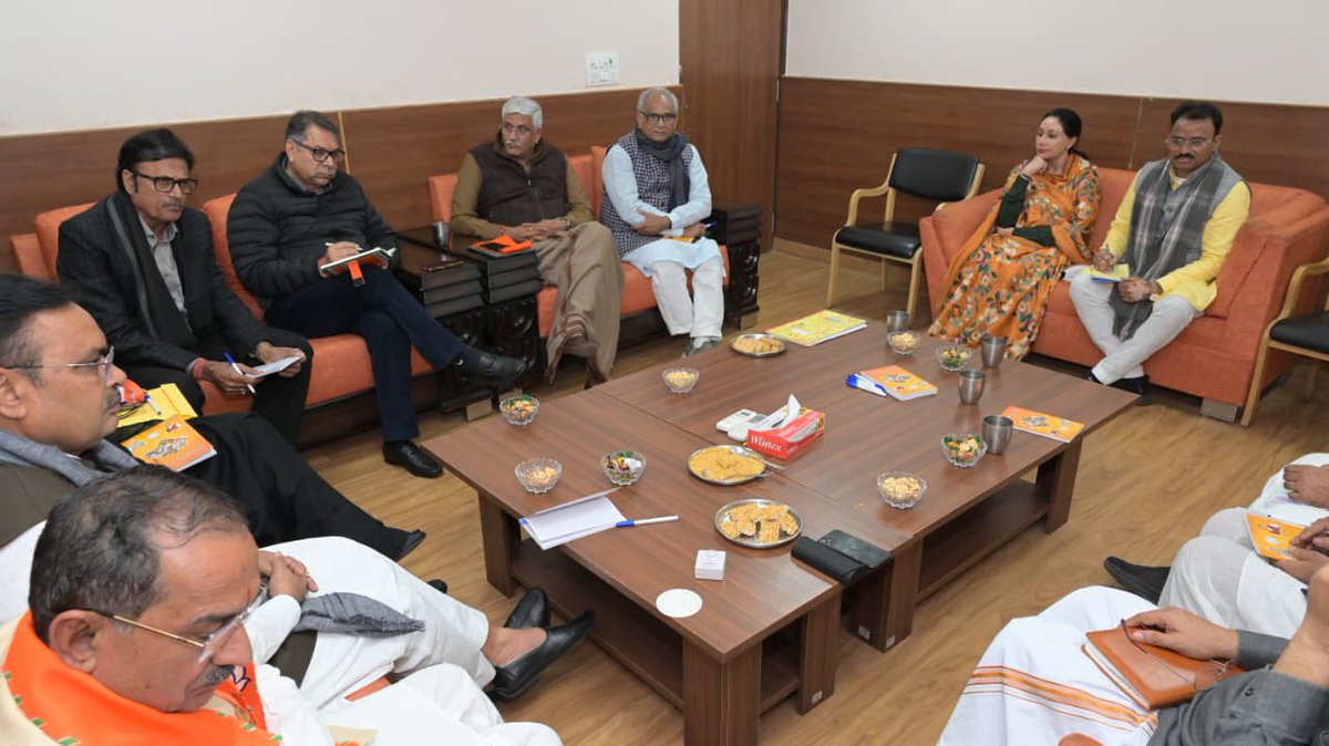 आज भाजपा के राष्ट्रीय महामंत्री (संगठन) आदरणीय श्री <a href="/blsanthosh/">B L Santhosh</a> जी की गरिमामयी उपस्थिति में आयोजित प्रदेश कोर कमेटी की बैठक में सहभागिता की। बैठक में संगठन को और अधिक सशक्त बनाने, जनसेवा के संकल्प को गति देने तथा आगामी कार्ययोजनाओं पर सार्थक विचार-विमर्श हुआ।

इस अवसर पर माननीय