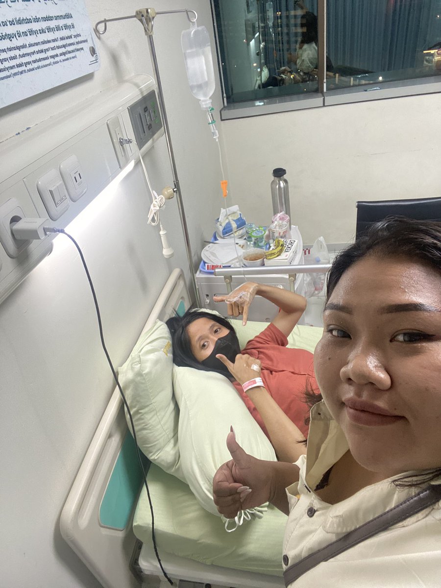 ibupetir's tweet photo. Selama terpuruk sering banget kepikiran hal-hal tolol, tapi Tuhan Maha hebat selalu ngirim manusia-manusia yang beneran peduli bukan sekedar kepo doang. Love u so muchhhh maap yg lain gak kepoto 😭 yg pasti makasih aku uda kuat sekarang 🫶 https://t.co/eoFw4rj4Tu