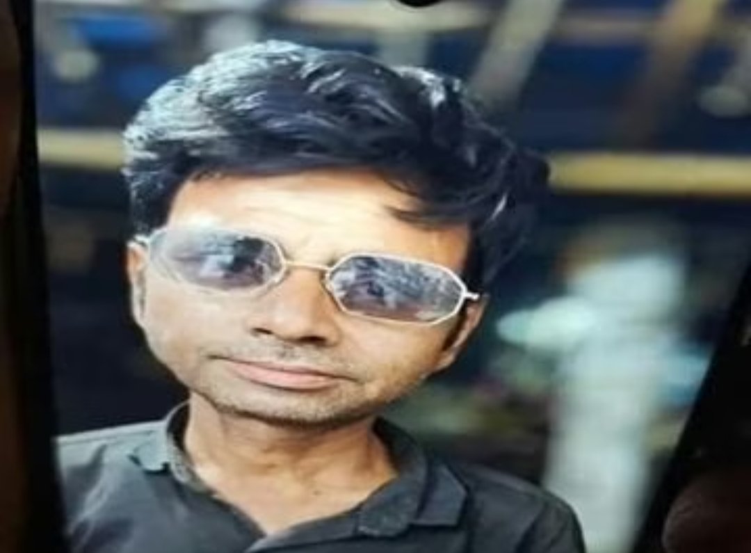 TheMuslim786's tweet photo. Location: Badoli village, Faridabad, Haryana

50-year-old Mohammad Rizwan was stabbed to death. The deceased's family has accused Balbir Chandila of the murder.

According to Rizwan's son, Mohammad Ejaz, his father had left home to buy chicken on New Year's Day. When he reached the chicken shop, a young man from the same village asked him for money to buy alcohol. When Rizwan refused, an argument ensued.  The enraged young man then grabbed a knife from the chicken shop and attacked Mohammad Rizwan, killing him on the spot.
