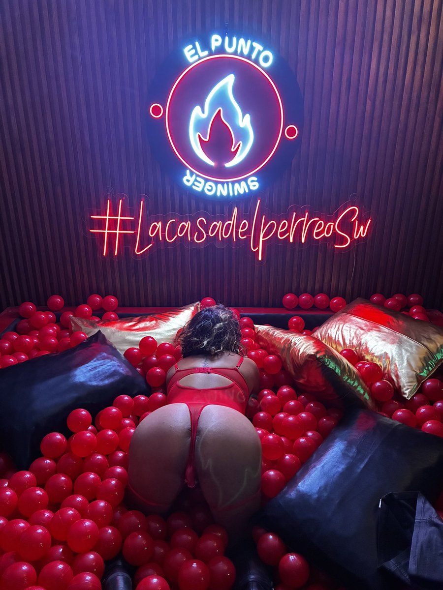 Que pinche fiestón tan chingon en <a href="/Elpunto_sw/">EL PUNTO SW</a> y que delicioso inter con <a href="/sw_lunalevi/">🔥 Luna y Levi🔥</a>