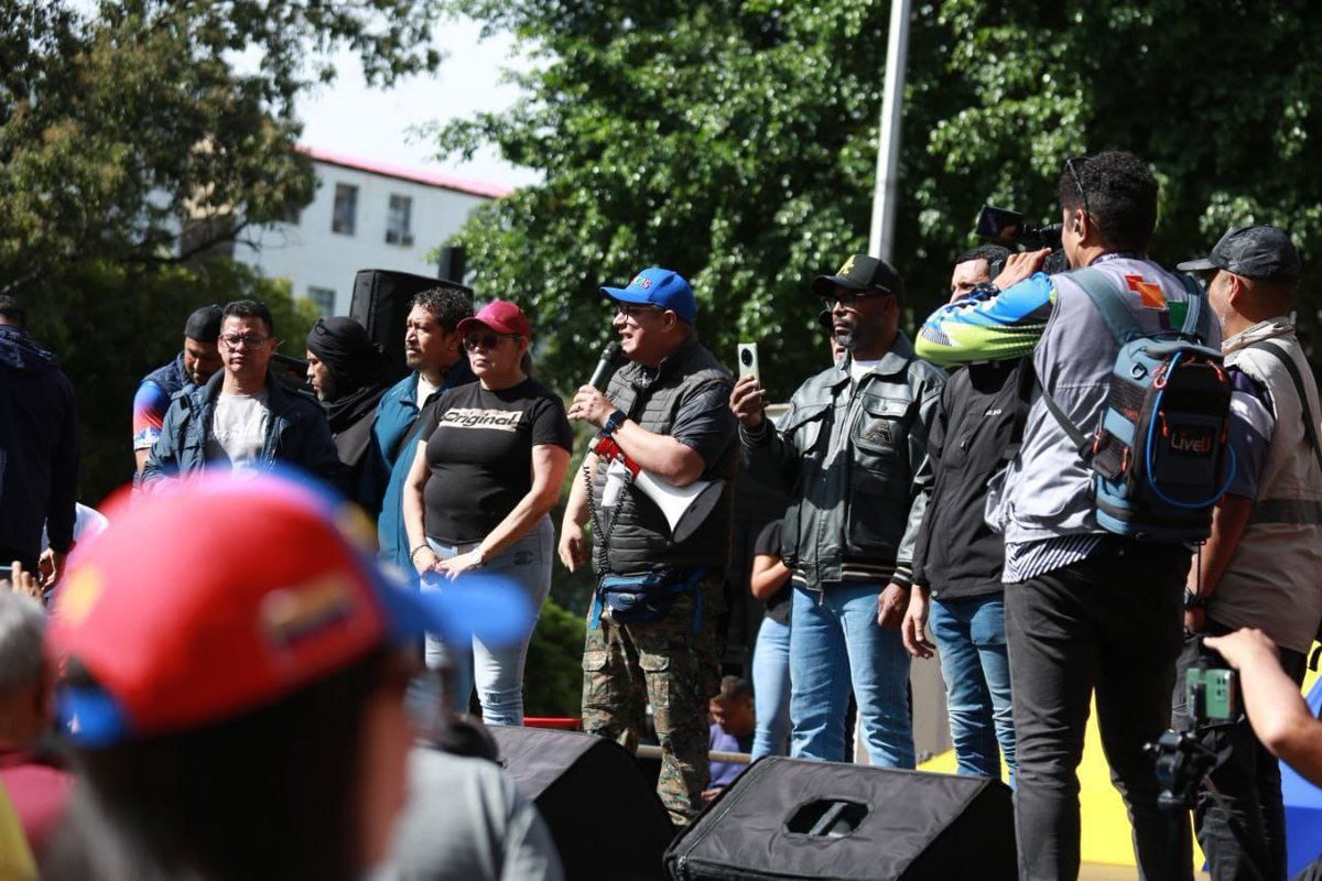 🇻🇪 Miles de venezolanos marcharon en todo el país para denunciar la agresión de EEUU y exigir el regreso del Presidente Nicolás Maduro y Cilia Flores.