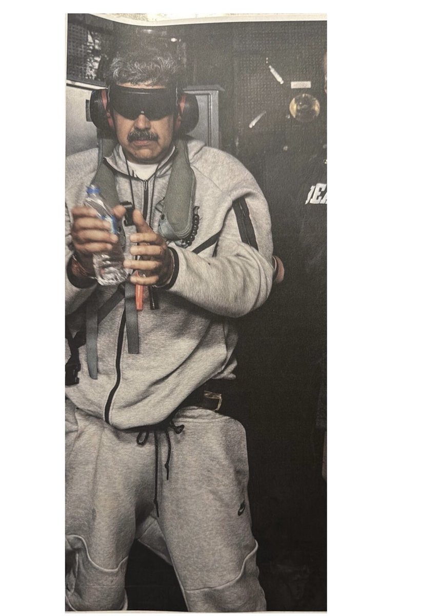 ترامب نزل صوره رئيس فنزويلا وهو مقبوض عليه بالترنج اللي كام نايم به