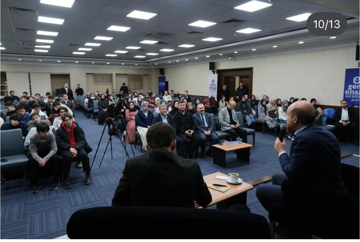 GThane's tweet photo. Genç Ensar Tarafından düzenlenen, 
📍Aynı Sırada Oturanlar: Tecrübe Konuşuyor
Programına, 
İlim Yayma Vakfı Mütevelli Heyeti Başkanı Sn. Necmeddin Bilal Erdoğan,Mütevveli Heyeti Başkanımız  Dr. Şener Ağaç  katılarak genç öğrencilerimizle sohbet ederek, tecrübelerini paylaştılar https://t.co/engpmf2n12