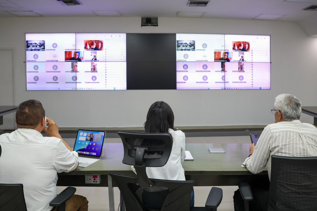 DapreCol's tweet image. La Directora del DAPRE y Secretaria General de Presidencia Angie Lizeth Rodríguez Fajardo, coordinó durante la madrugada y la mañana de hoy dos Consejos de Seguridad, enfatizando que proteger la democracia es proteger al Presidente de la República, @petrogustavo.

Estos espacios…