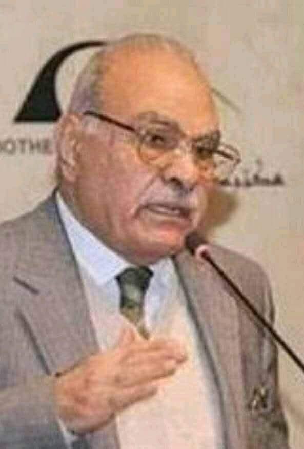 يقول أحد أشهر المفكرين الإسلاميين في عصرنا الحديث الدكتور محمد عمارة( رحمة الله عليه)
: في أحد المجالس، التفت أحد المدعوين العلمانيين تجاهي، وخاطبني مستهزئاً، وقال:هل أفهم من كتاباتك أنك تريد تطبيق أحكام الشريعة والعودة بنا إلى الوراء؟
 فأجبته متسائلاً:هل تقصد بالوراء يعني حوالي