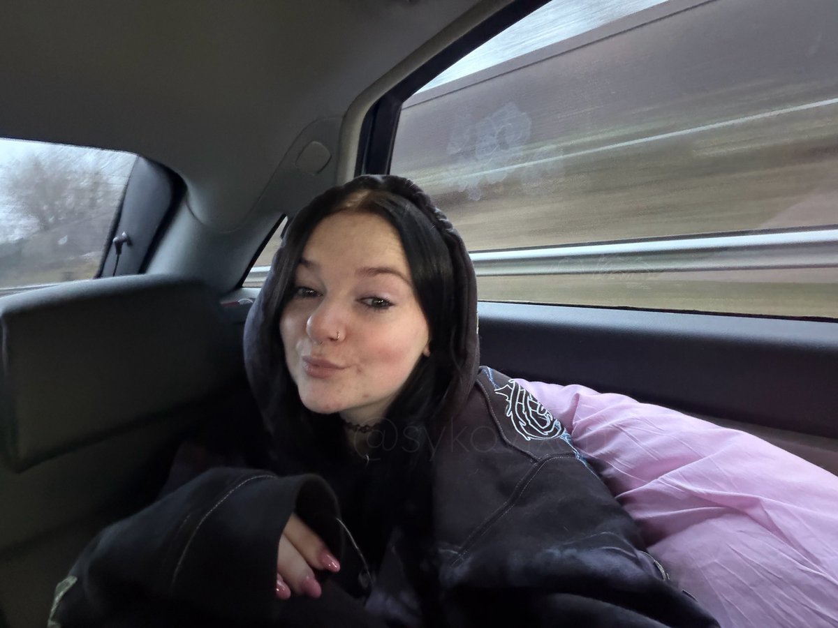 sykovixen's tweet image. ⁺‧₊˚ ཐི ‧♡‧ ཋྀ ˚₊‧⁺
looking for new moots 
✧ cass, 26
✧ anime, gaming, horror (movies), sanrio
✧ ow2, valo, minecraft and more
✧ ghostface obsessed 
✧ twitch streamer 
#promotwt #valtwt #twitchstreamer #anitwt #ow2twt #moothunt #gamingtwt #Minecraft #KUROMI