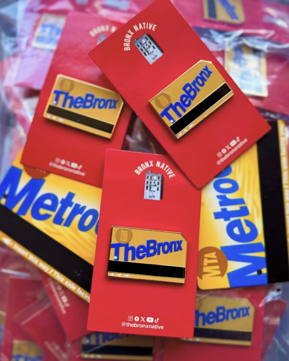 thebxnative's tweet image. 🚊You will be missed MTA MetroCard‼️ Thanks for inspiring us and taking us on incredible journeys. 

All Bronx MetroCard merch available online bronxnativeshop.com YERRR‼️ #mta #metrocard #bronxnative #thebronx #rip