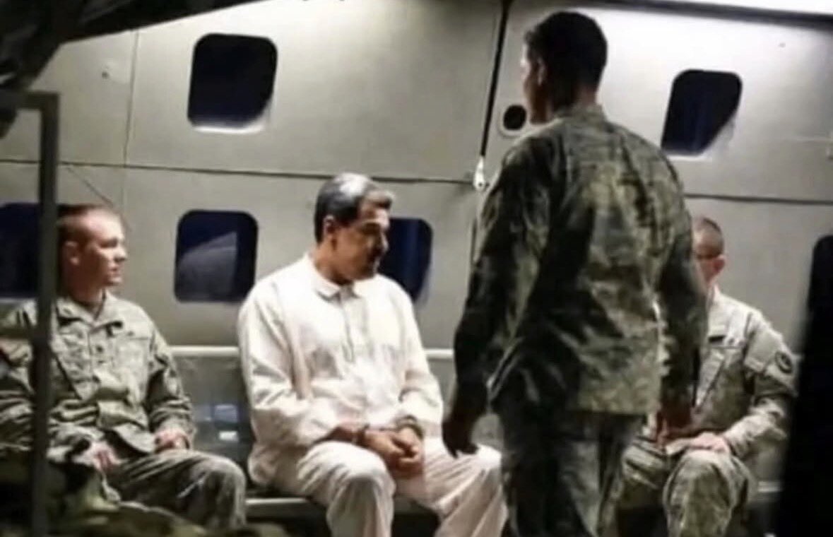 ❗️Imagen de Nicolás Maduro detenido que fue compartida hace minutos por el diputado de Indiana, Marlin Stutzman, a través de la red Truth Social.