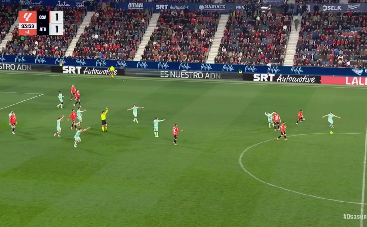 Sergio Herrera saca la falta y se queda en la banda en la jugada donde pita el final del partido.

Despeja el Athletic y Robert Navarro SE VA SOLO SIN PORTERO. 

Y Munuera Montero señaló el final ANTES de que se cumpliera el tiempo. 

LAMENTABLE <a href="/CTARFEF/">CTA</a>