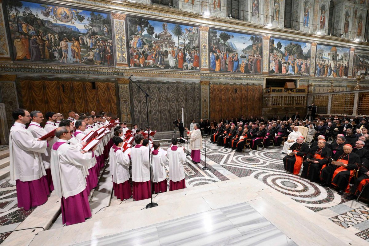 vaticannews_it's tweet image. Il Signore ascolti il gemito silenzioso dei bambini senza pace e dignità. Partecipando al Concerto di #Natale della Cappella Musicale Sistina, #LeoneXIV invita a riflettere su chi ha vissuto le festività “senza luci" e musiche
#VaticanNewsIT

Leggi qui ⬇️
shorturl.at/kCoG8