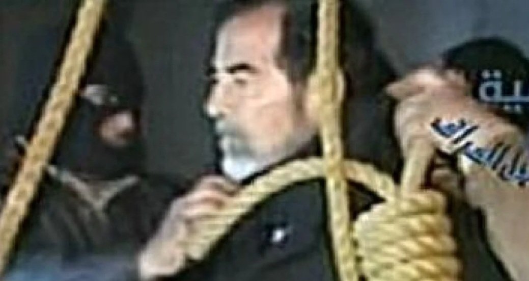 massimo_andolfi's tweet photo. XXI secolo trovate le differenze... #Maduro #Venezuela #Gheddafi #Libya #Saddam #Iraq
Questo è la #democrazia, un mondo #multilaterale e di #pace?
Che differenza c'è tra gli autocrati di #Russia e #Cina con chi governa il mondo libero #USA?
Pace disarmata e disarmante #NoWar https://t.co/wAe51jdyrh