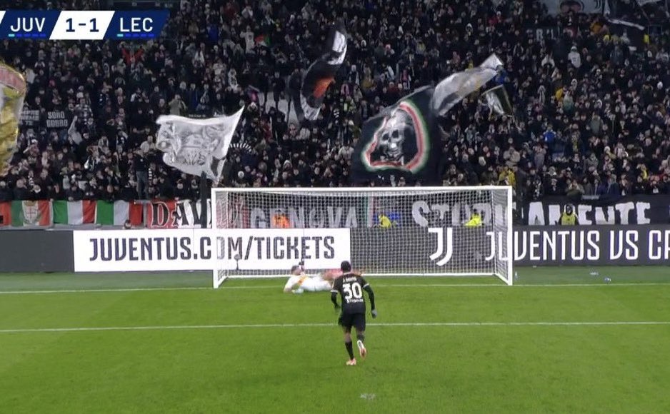 #JuveLecce
2 punti buttati malamente.
Un gigantesco passo indietro in classifica nonostante una prestazione sopra la media stagionale.
Non basta solo la sfortuna a giustificare questo passo falso.